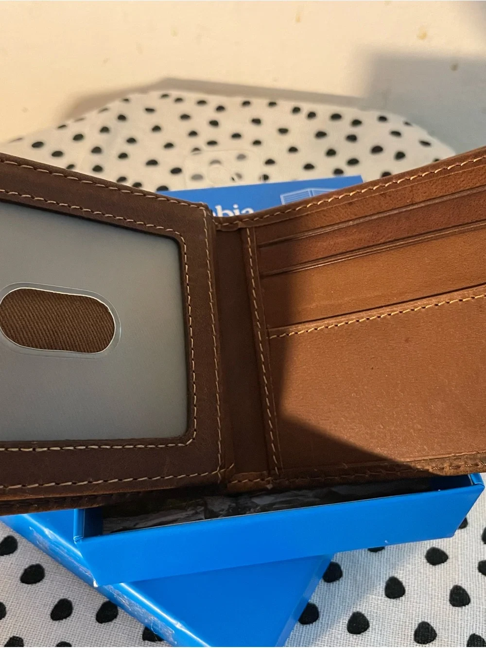 Columbia Brown Leather Bifold Wallet - Classic Tan Finish